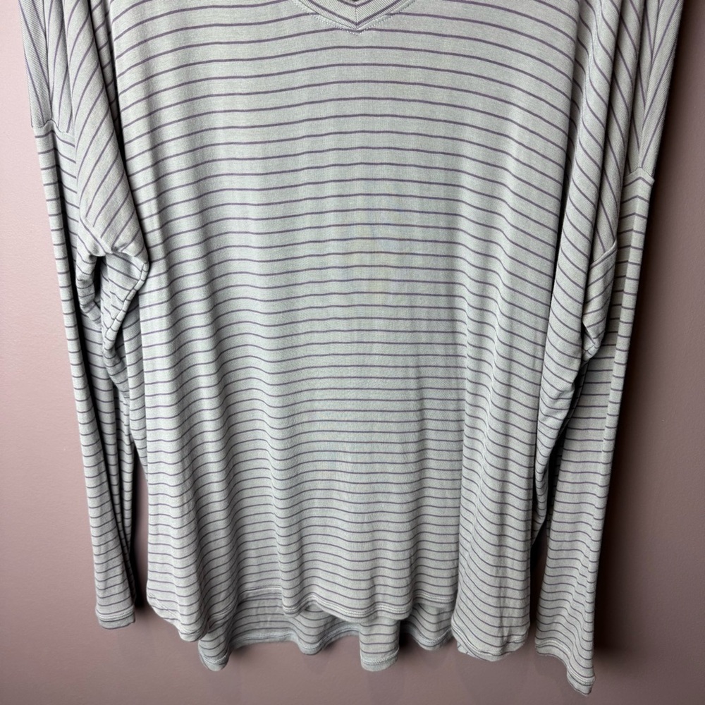 Cabi 4376 Plum Tee Pewter Stripe L - Picture 5 of 10